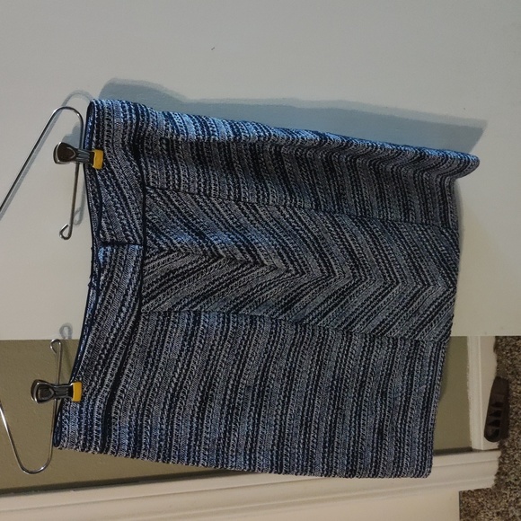 WHBM Blue-Navy Tweed Jacket & Skirt Set — Jacket 8 / Skirt 6 - Picture 5 of 8